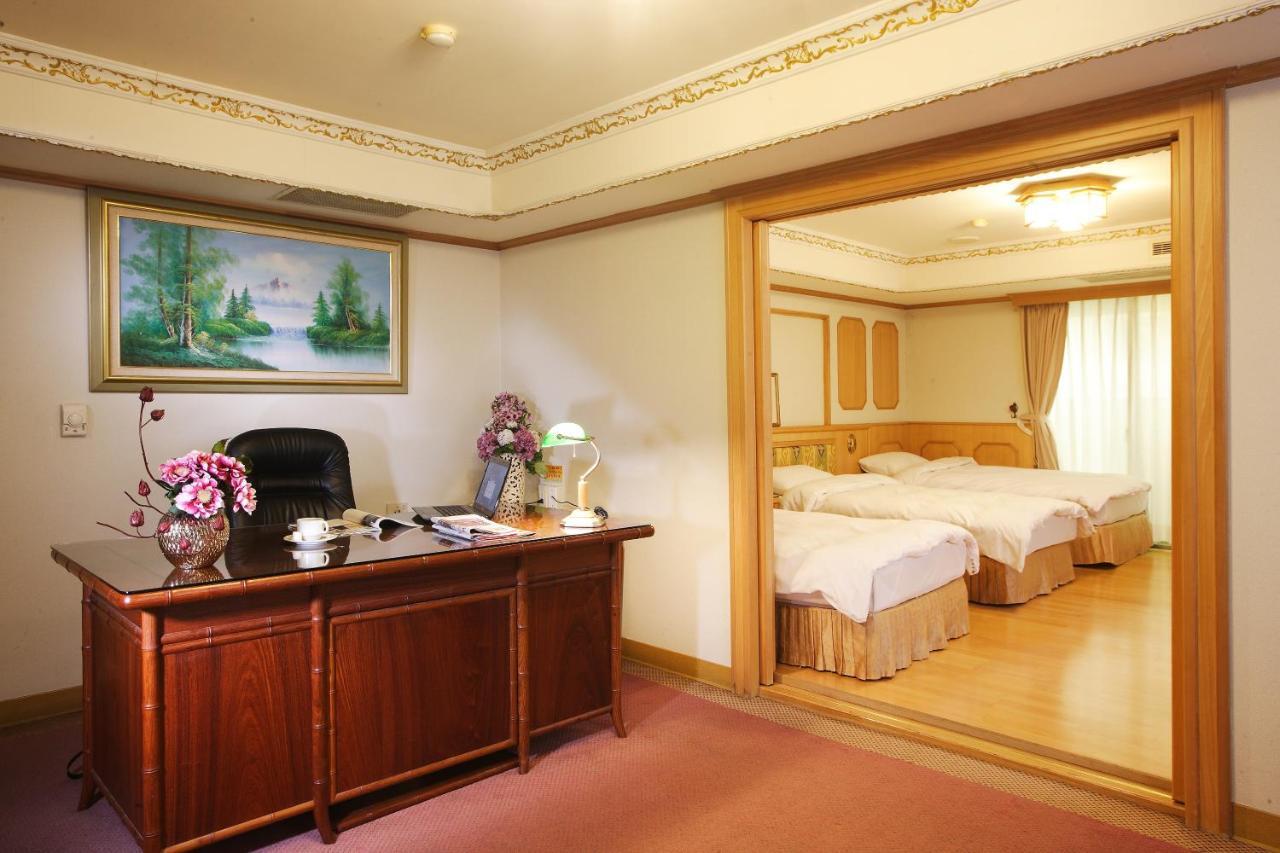 Kingdom Hotel Hszincsu Kültér fotó
